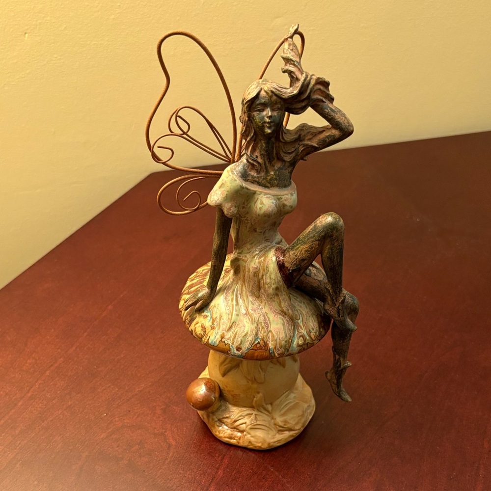 Garden Fairy Figurine on Toadstool/Mushroom/Ceramic/Patio Decor/Fantasy Art